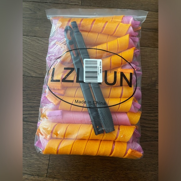 LZLRUN Spiral Hair Curler Styling Kit 20pcs (45cm) with Hair Brish - Picture 1 of 10